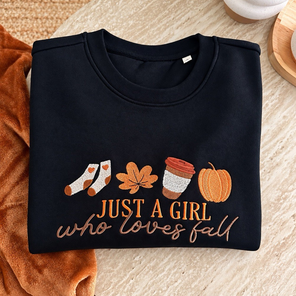Sweat brodé « Just a girl who loves fall » d’Automne
